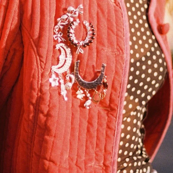 NWT FREE PEOPLE CHARMING DARLING BROOCH - Picture 4 of 4